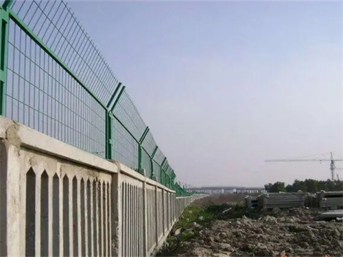 鐵路加高(gāo)金屬網